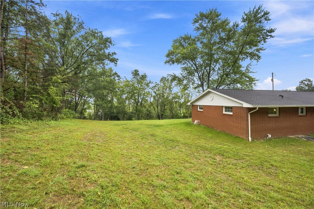 1715 Hillcrest Drive NW Dover OH 44622