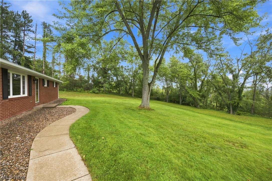 1715 Hillcrest Drive NW Dover OH 44622