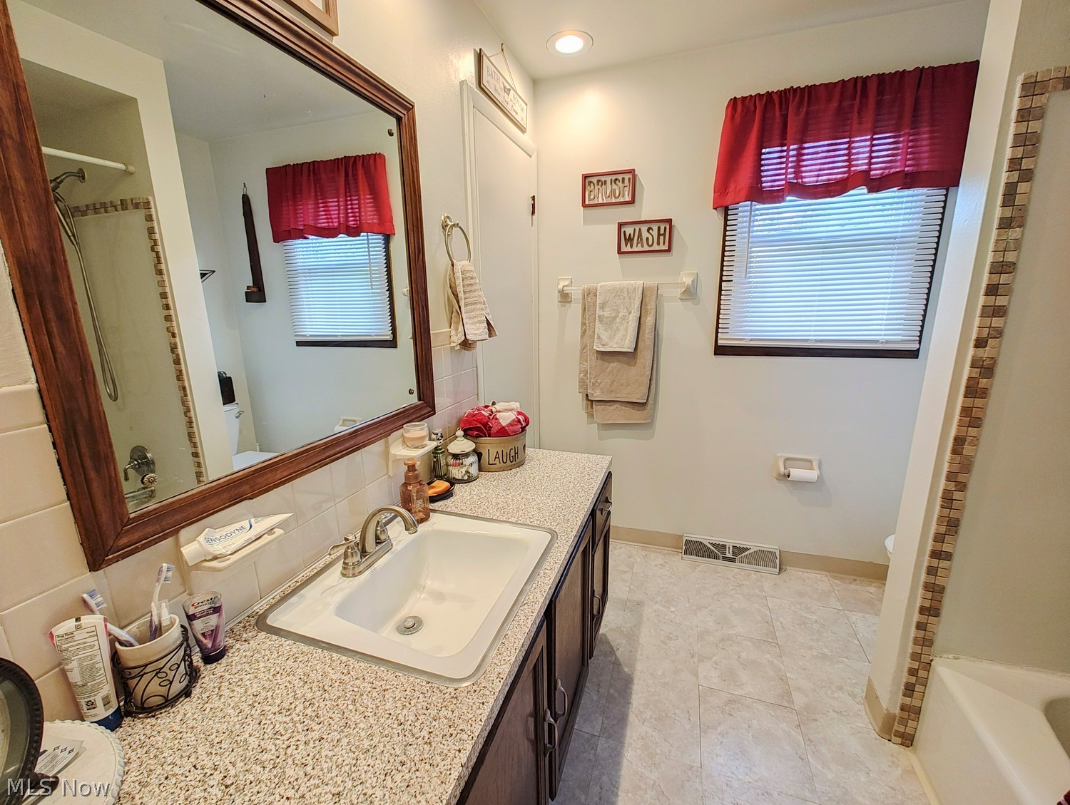 84 Circleview Court New Middletown OH 44442