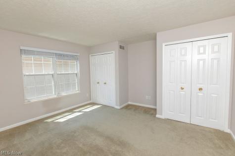 9020 Ashwood Court Olmsted Falls OH 44138
