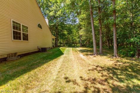 9020 Ashwood Court Olmsted Falls OH 44138