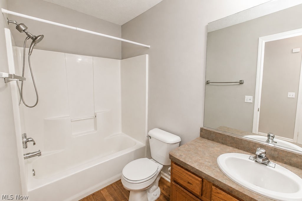 9020 Ashwood Court Olmsted Falls OH 44138