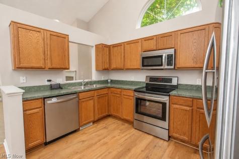 9020 Ashwood Court Olmsted Falls OH 44138