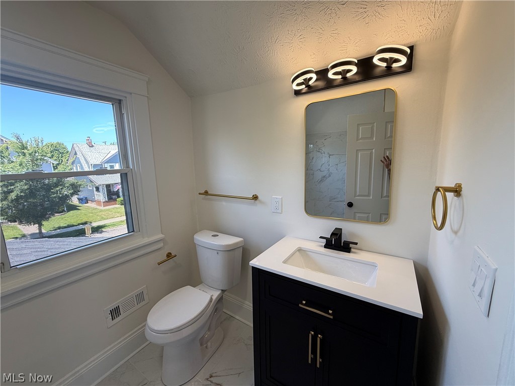 2225 Brown Road Lakewood OH 44107