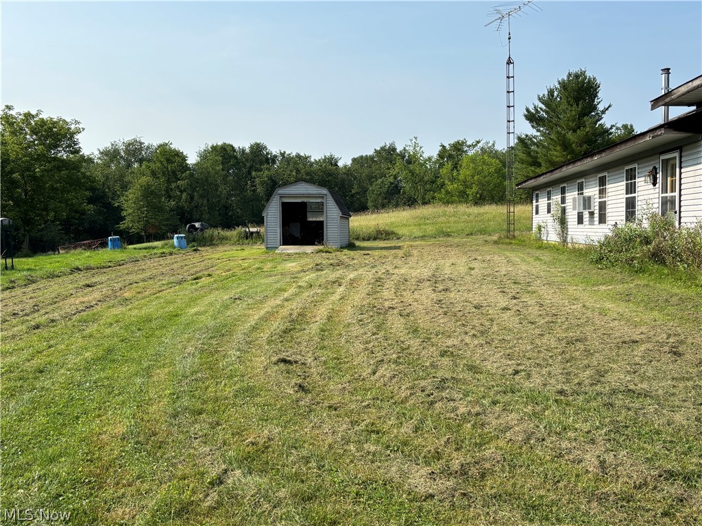 8064 Pinoak Drive SW Carrollton OH 44615