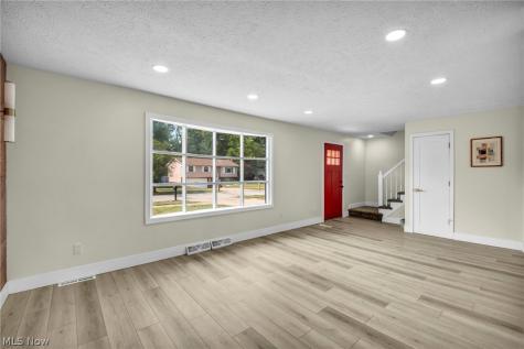 5616 Thoreau Drive Parma OH 44129
