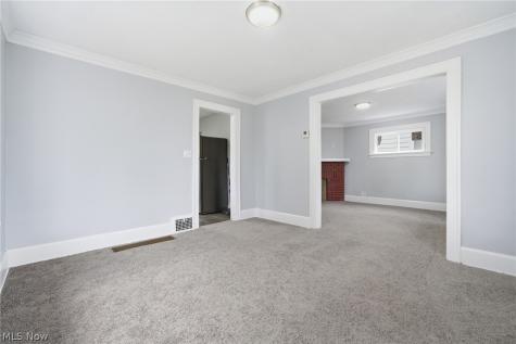 5171 Thomas Street Maple Heights OH 44137