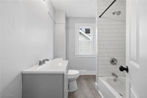 5171 Thomas Street Maple Heights OH 44137