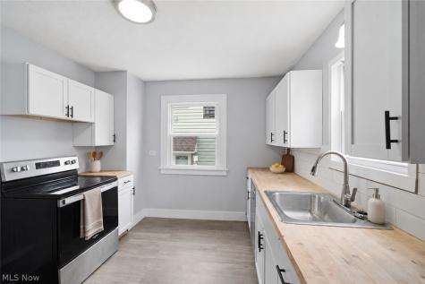 5171 Thomas Street Maple Heights OH 44137