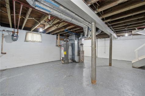5171 Thomas Street Maple Heights OH 44137