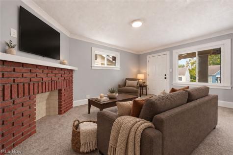 5171 Thomas Street Maple Heights OH 44137
