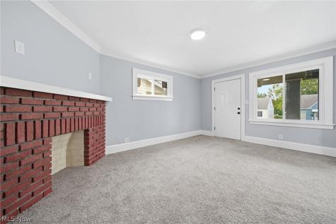 5171 Thomas Street Maple Heights OH 44137