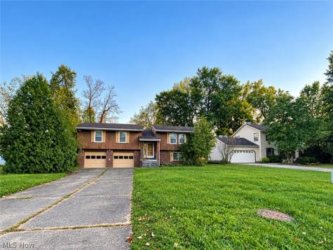 2268 Oak Point Drive Copley OH 44321