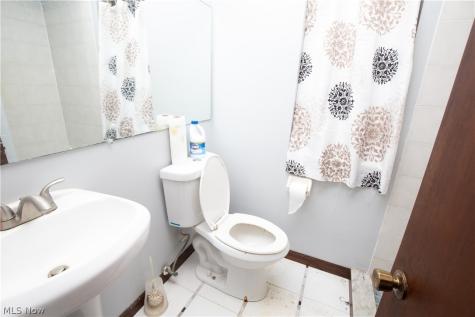 2268 Oak Point Drive Copley OH 44321