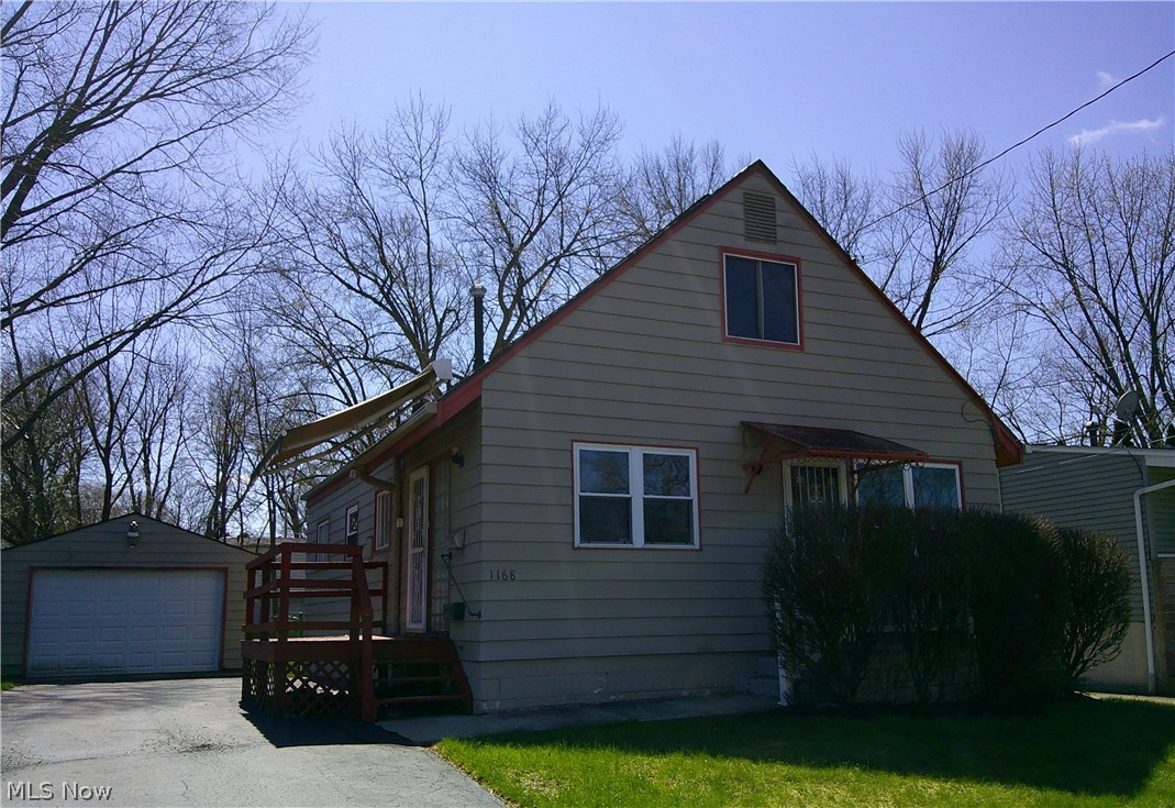 1168 Jeanie J Avenue Akron OH 44310