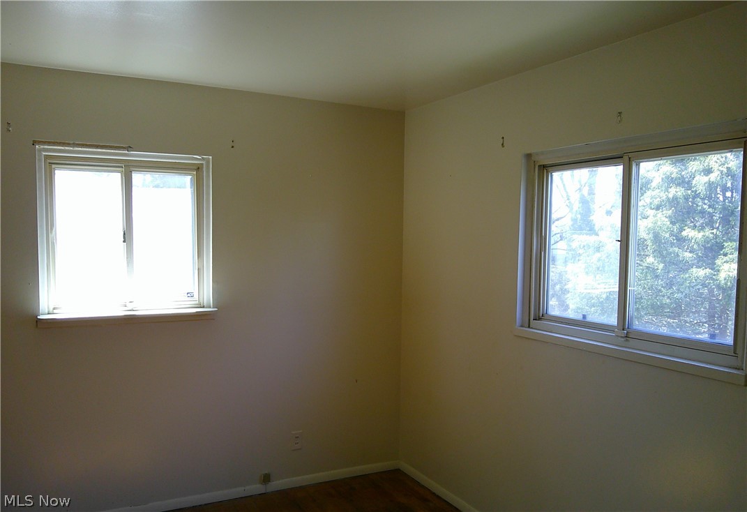 1168 Jeanie J Avenue Akron OH 44310