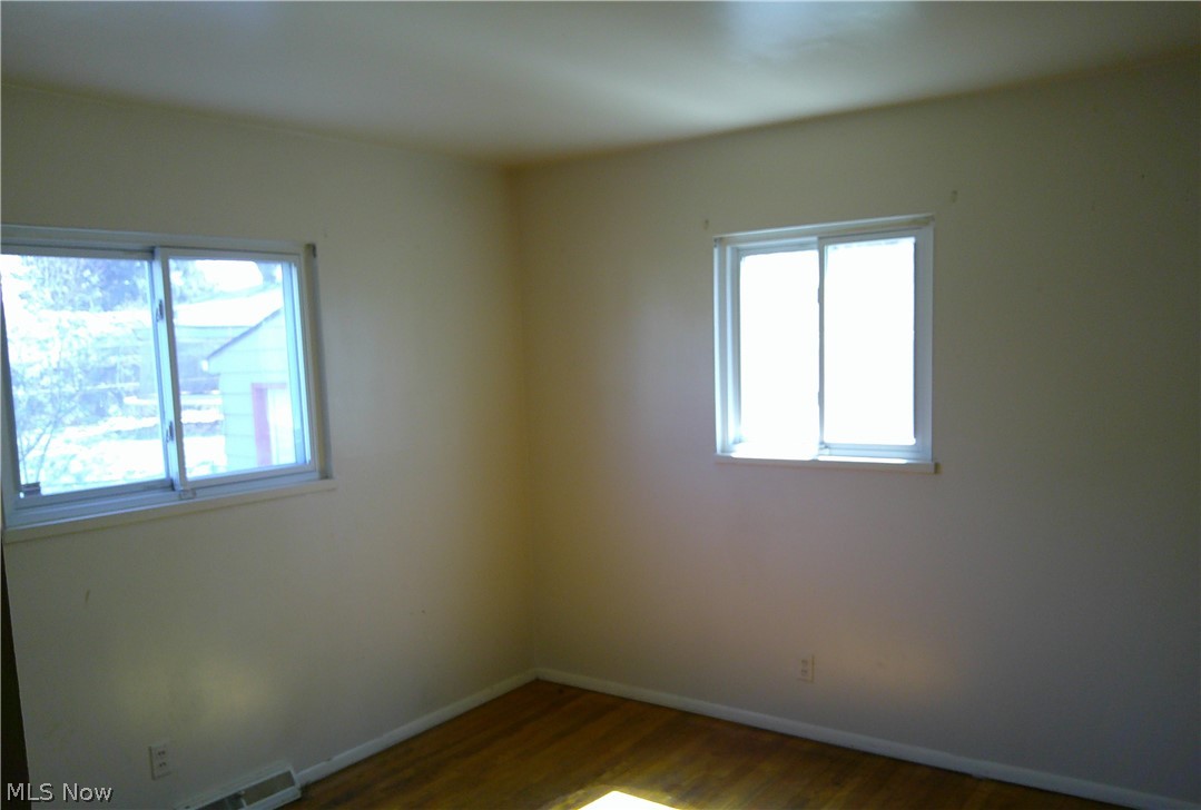 1168 Jeanie J Avenue Akron OH 44310