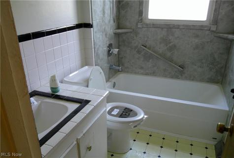 1168 Jeanie J Avenue Akron OH 44310