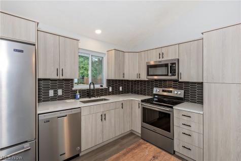 1174 Giesse Drive Mayfield Heights OH 44124