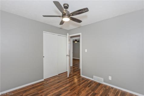 1174 Giesse Drive Mayfield Heights OH 44124