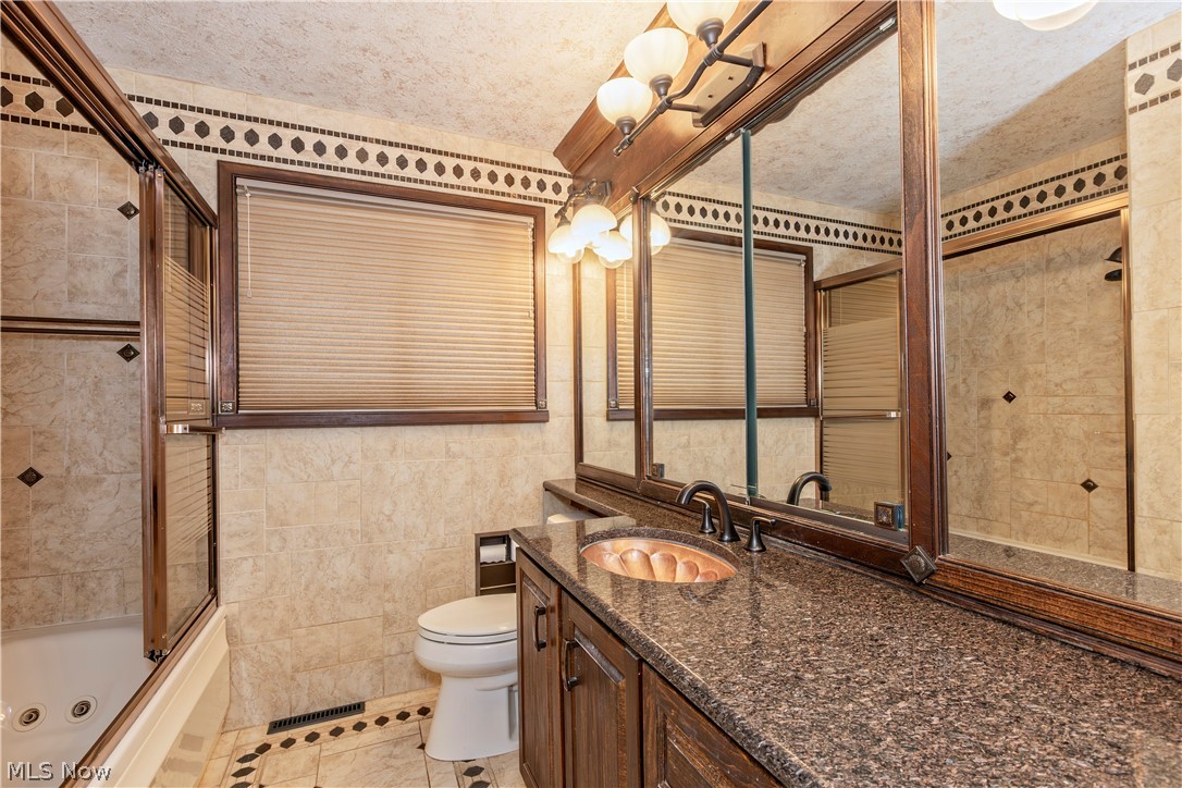 1174 Giesse Drive Mayfield Heights OH 44124