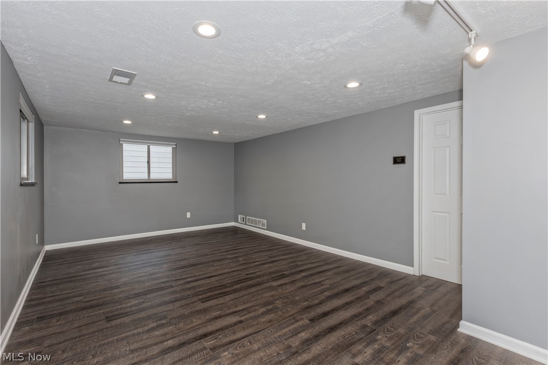 1174 Giesse Drive Mayfield Heights OH 44124