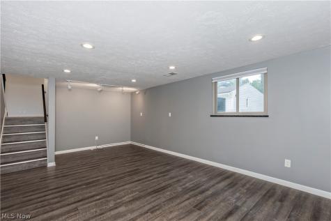 1174 Giesse Drive Mayfield Heights OH 44124