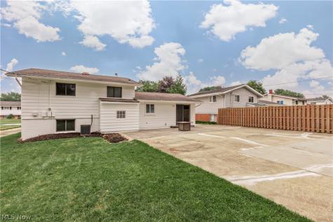 1174 Giesse Drive Mayfield Heights OH 44124