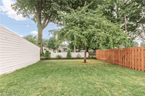 1174 Giesse Drive Mayfield Heights OH 44124