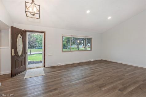 1174 Giesse Drive Mayfield Heights OH 44124