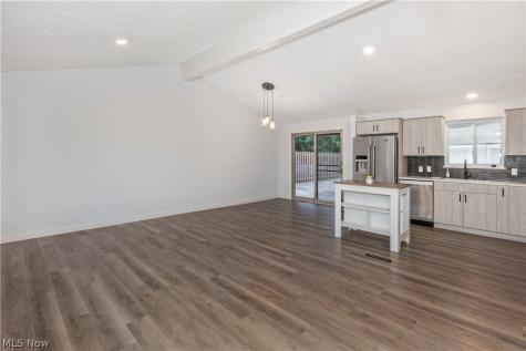 1174 Giesse Drive Mayfield Heights OH 44124