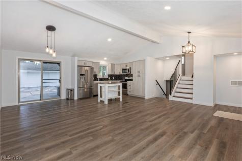 1174 Giesse Drive Mayfield Heights OH 44124