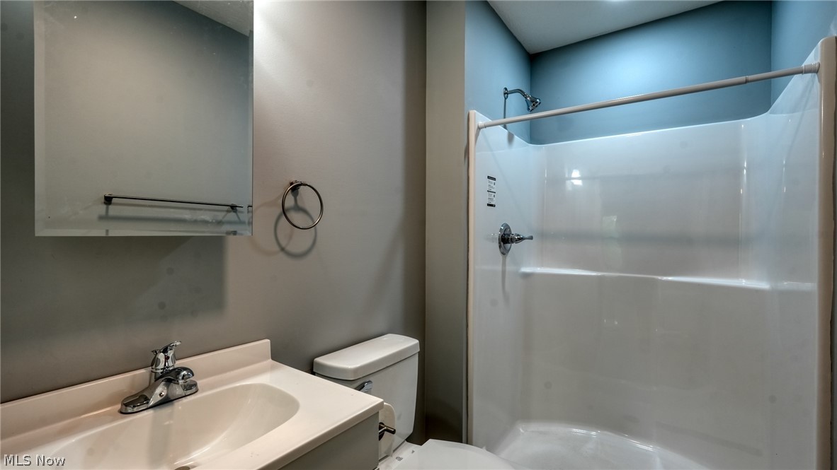 3899 Mayfair Lane Cambridge OH 43725