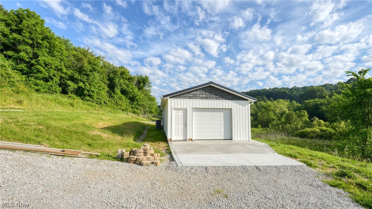 3899 Mayfair Lane Cambridge OH 43725