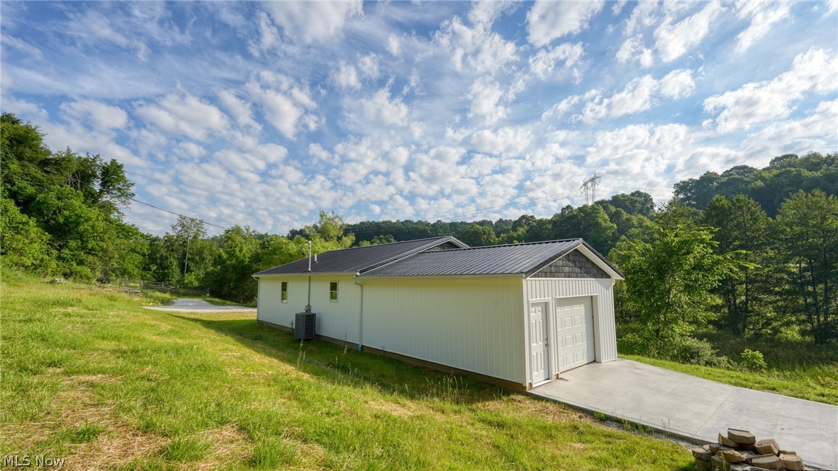 3899 Mayfair Lane Cambridge OH 43725