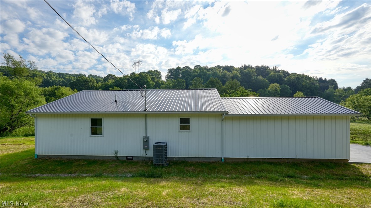 3899 Mayfair Lane Cambridge OH 43725