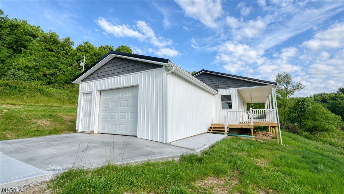 3899 Mayfair Lane Cambridge OH 43725