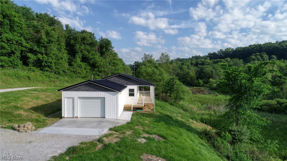 3899 Mayfair Lane Cambridge OH 43725