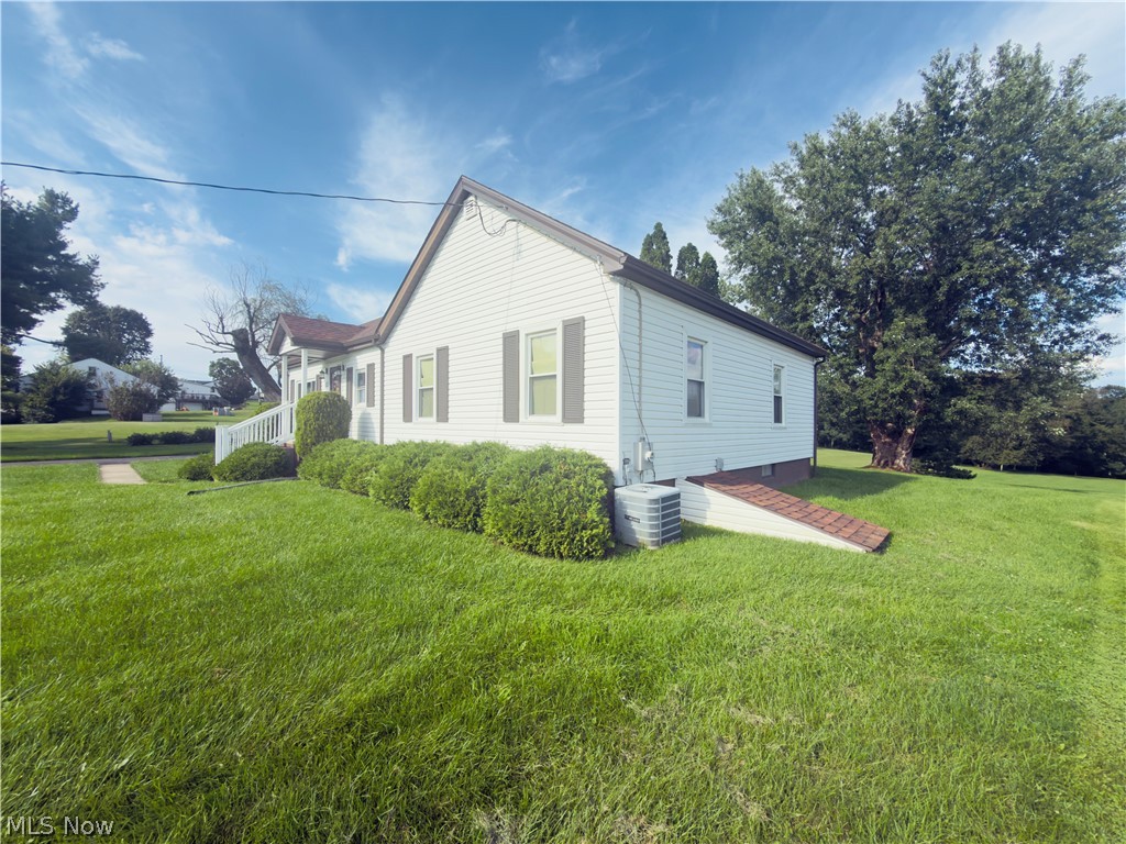 1050 Bantam Ridge Road Wintersville OH 43953