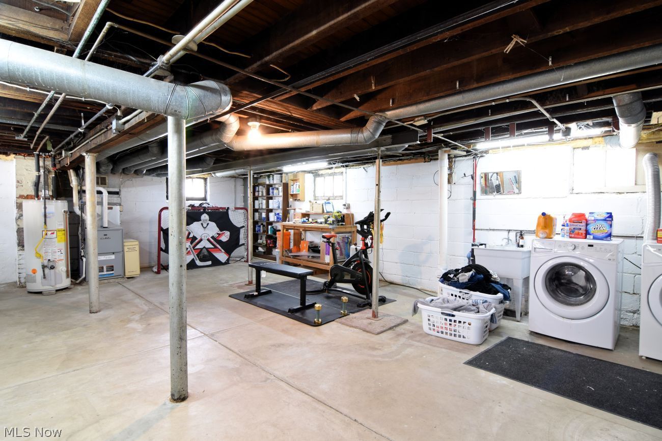 1279 Edwards Avenue Lakewood OH 44107