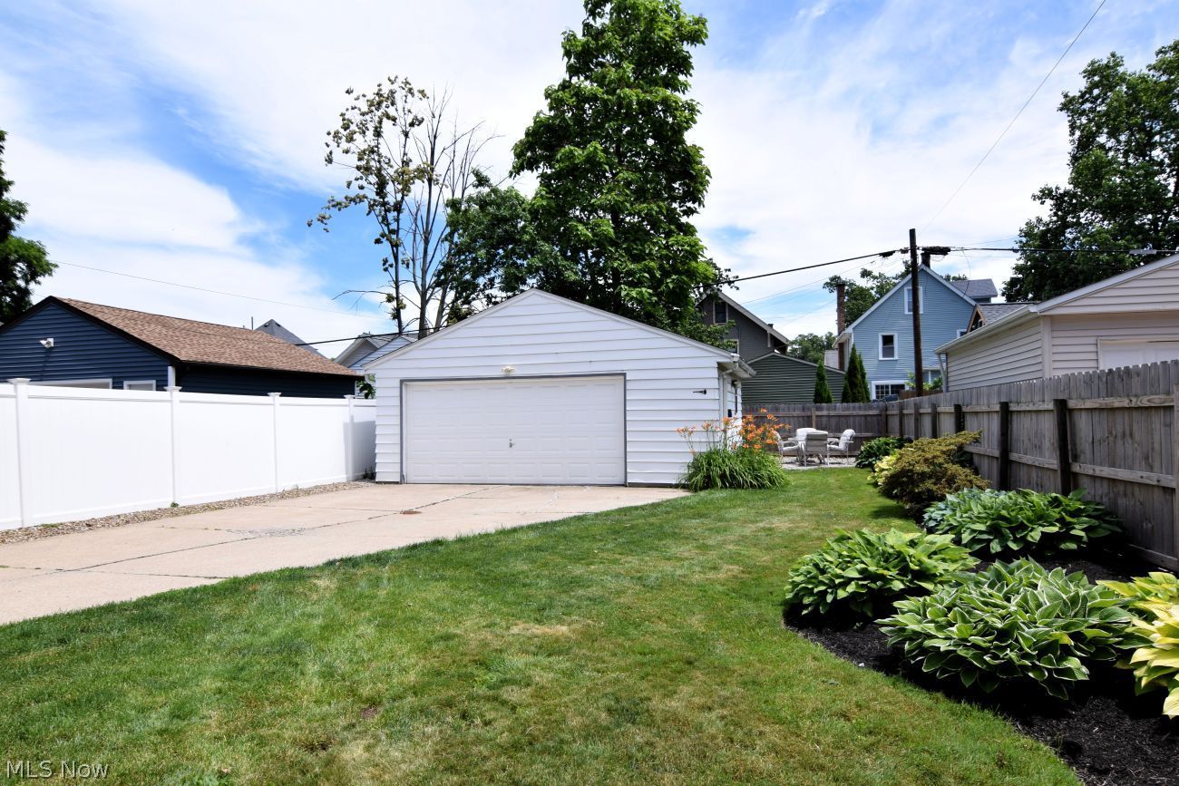 1279 Edwards Avenue Lakewood OH 44107