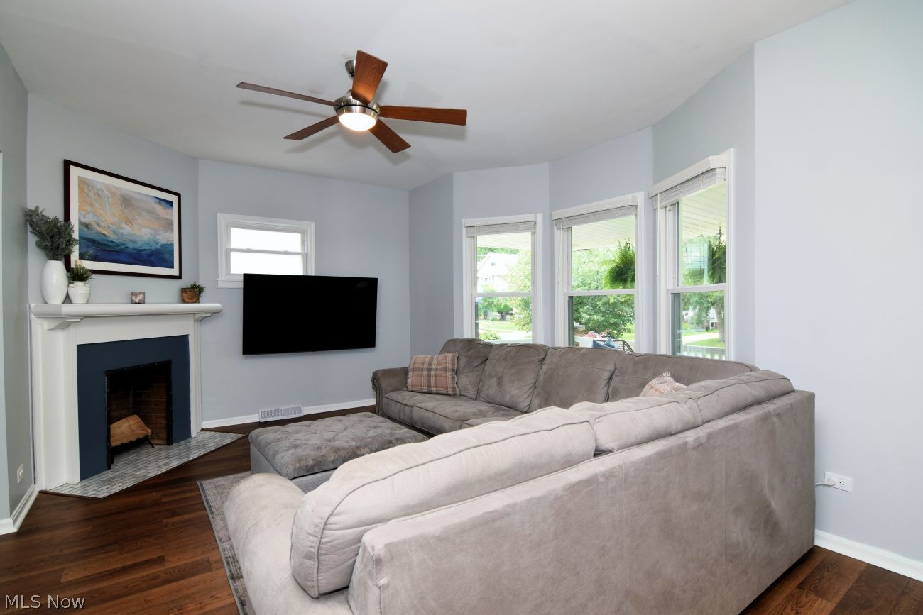 1279 Edwards Avenue Lakewood OH 44107