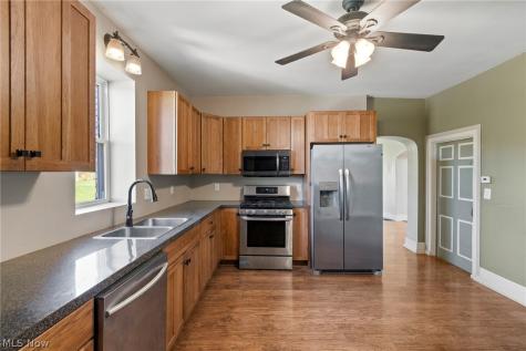 7385 Kemary Avenue SW Navarre OH 44662