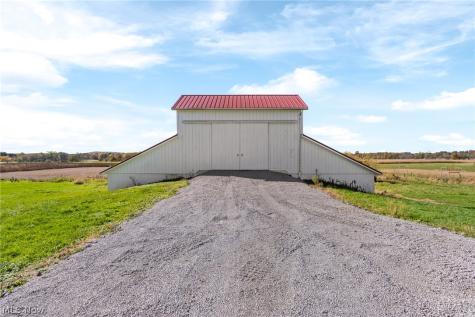 7385 Kemary Avenue SW Navarre OH 44662