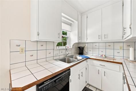 24231 Yosemite Drive Euclid OH 44117