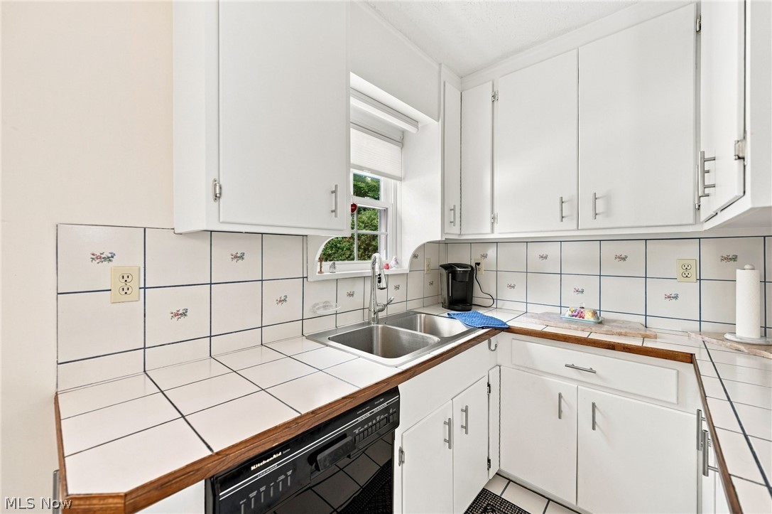 24231 Yosemite Drive Euclid OH 44117