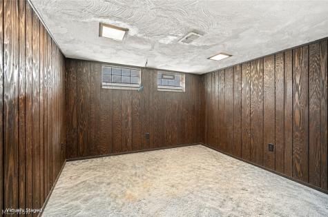 24231 Yosemite Drive Euclid OH 44117