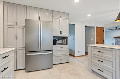 922 Vicki Path Tallmadge OH 44278