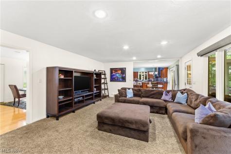 29526 Bryce Road Cleveland OH 44124