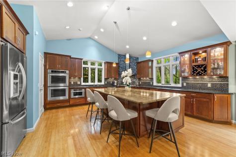 29526 Bryce Road Cleveland OH 44124